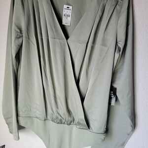Express Light Green V-Neck Bodysuit Size M